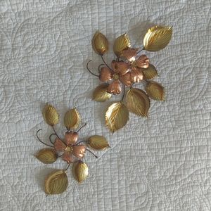 Brass dogwood blossoms (pair)